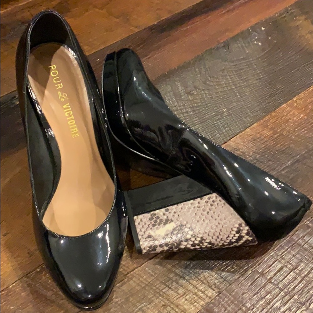 Ladies pour la victoire patent/ python heel